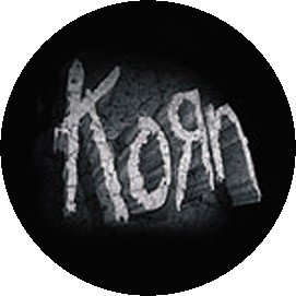 KORN: Stone Logo (jelvény, 2,5 cm)