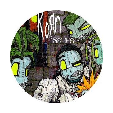 KORN: Issues Dolls (nagy jelvény, 3,7 cm)