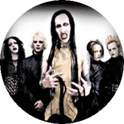 MARILYN MANSON: Group (nagy jelvény, 3,7 cm)