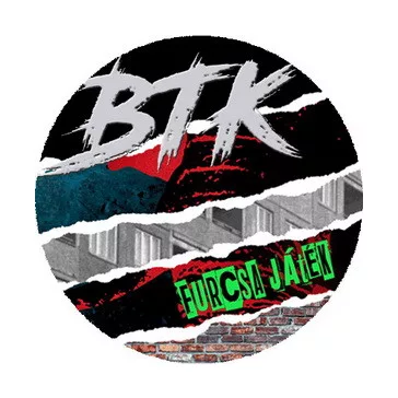 BTK: Furcsa játék - borító (nagy jelvény, 3,7 cm)