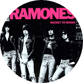 RAMONES: Rocket To Russia (nagy jelvény, 3,7 cm)