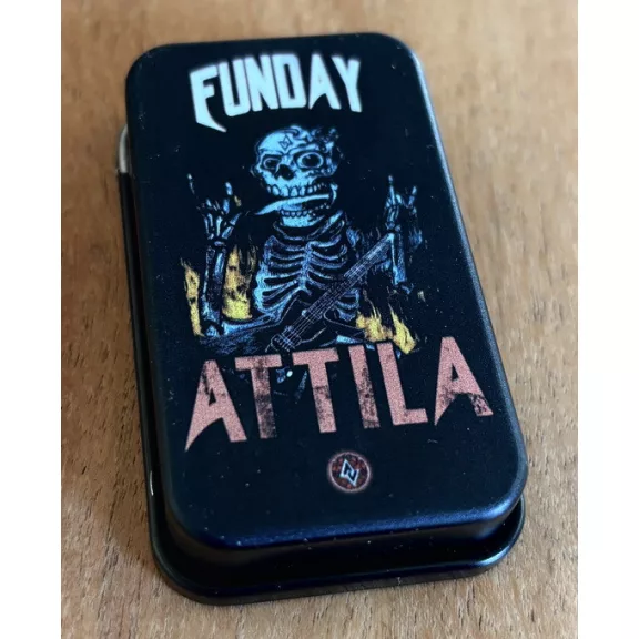 ATTILA:  Pengető tartó (fém, 1 db ajándék pengetővel)